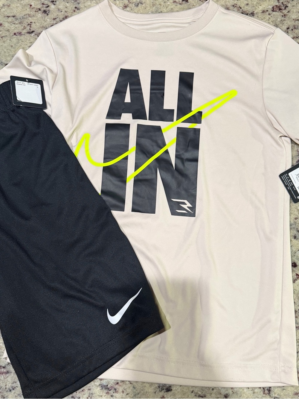 Nike boys Dri fit short set nwt size youth large